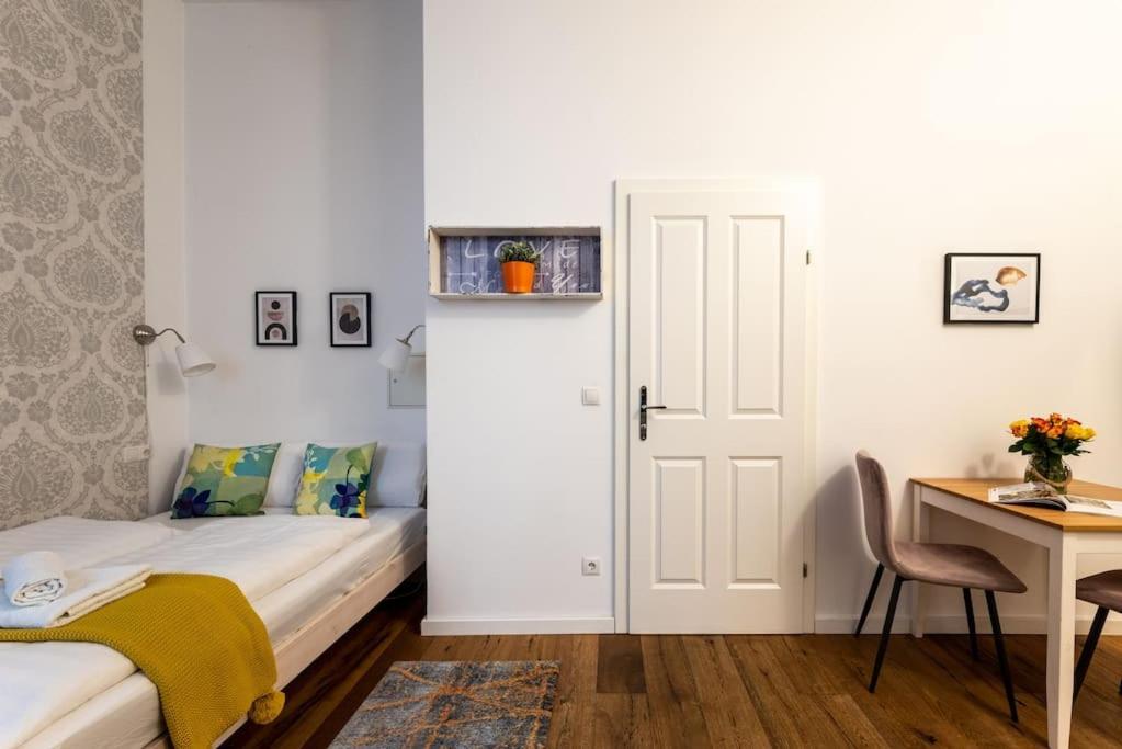 Compact Near Center By Hm Appartement *