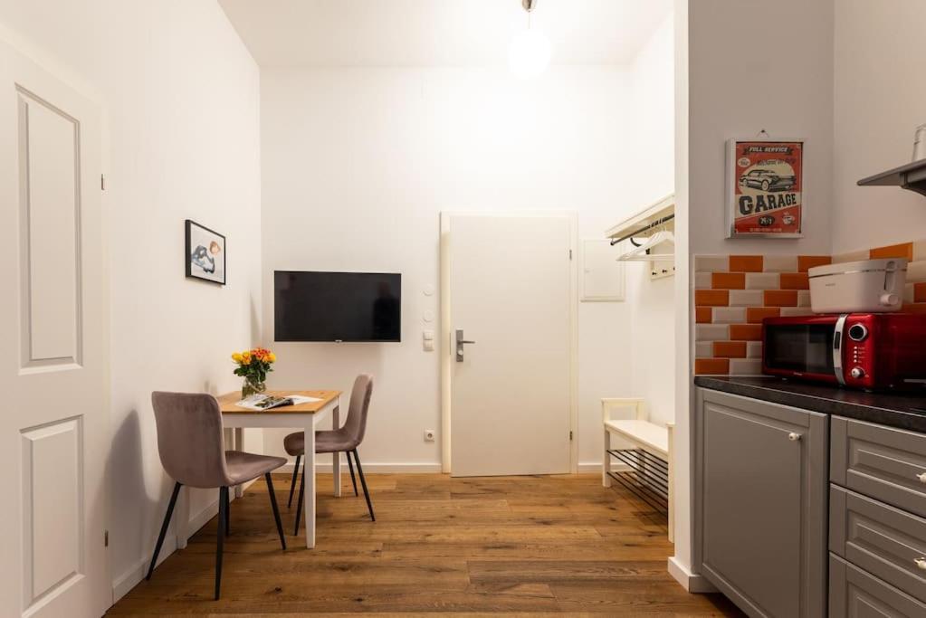 Compact Near Center By Hm Appartement *